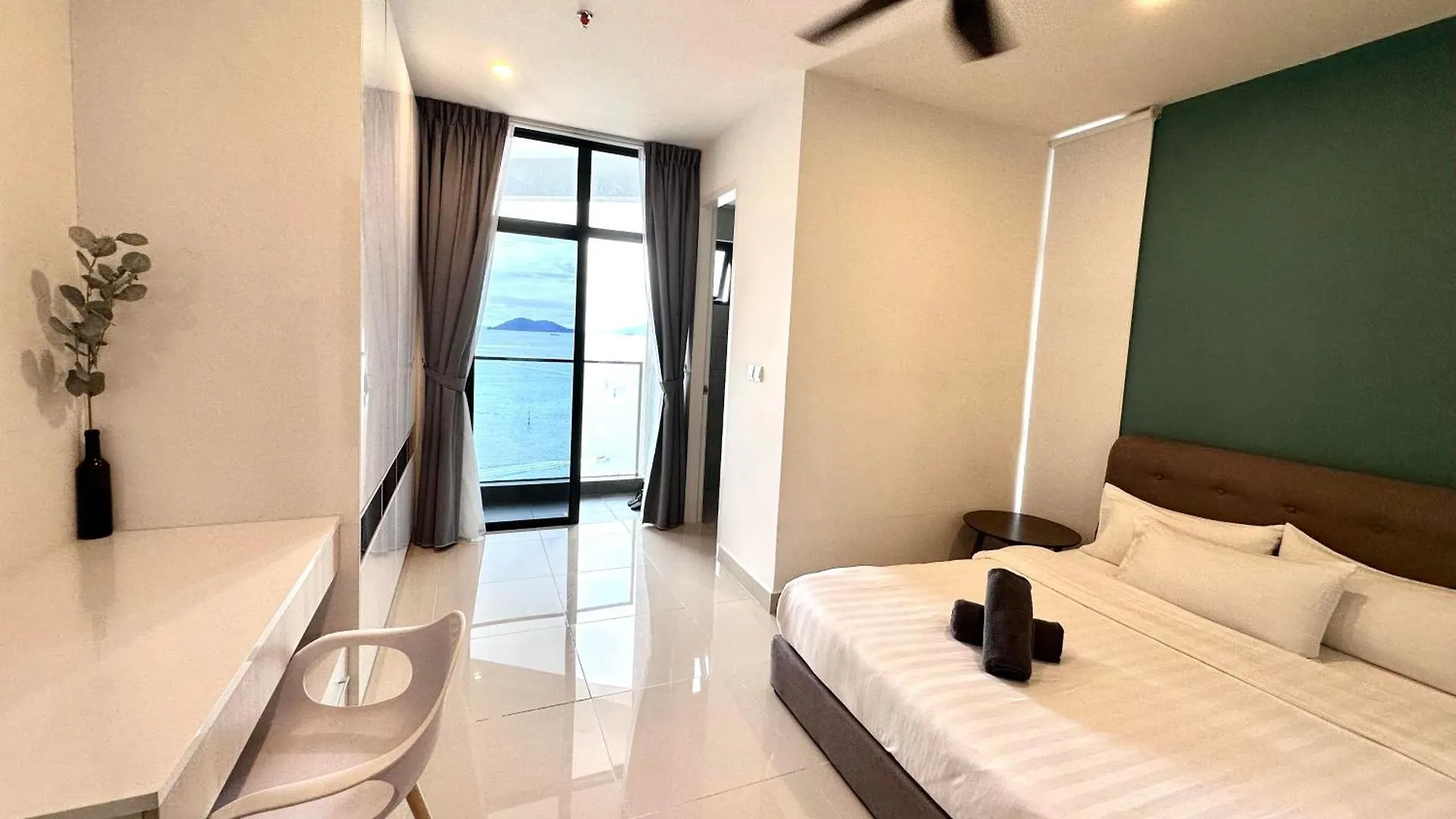 Kota Kinabalu City Centre @ The Shore By Casa Yolo