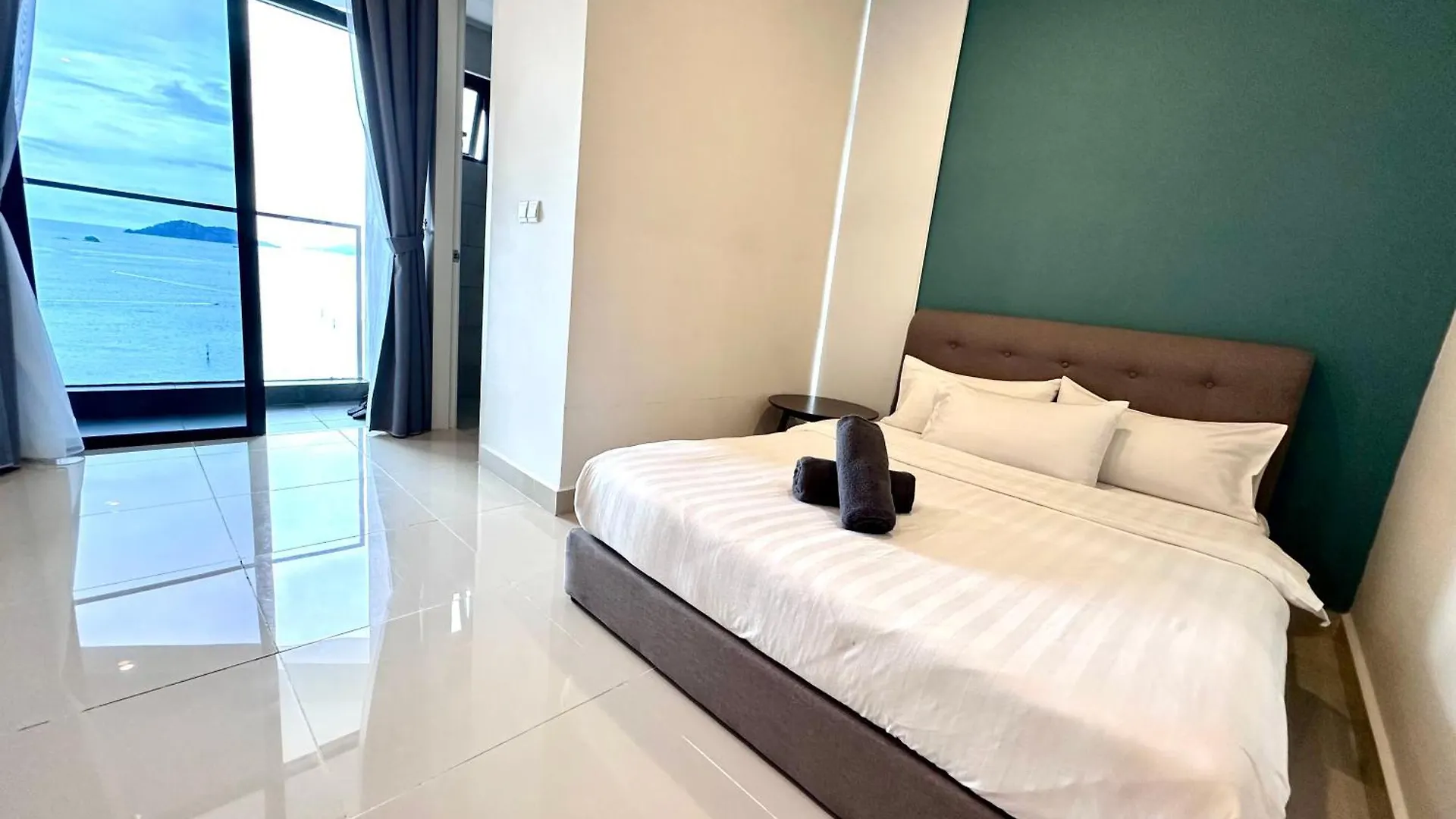 Kota Kinabalu City Centre @ The Shore By Casa Yolo